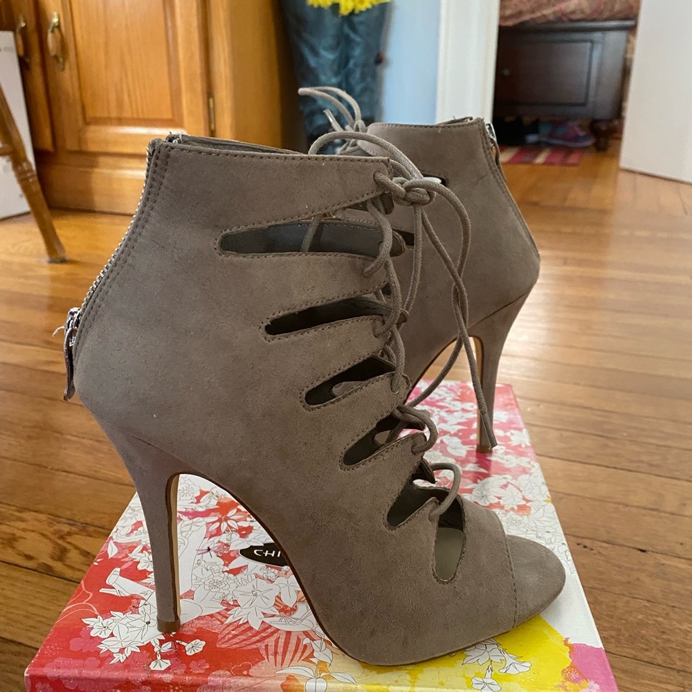 CHINESE LAUNDRY micro-suede shoes